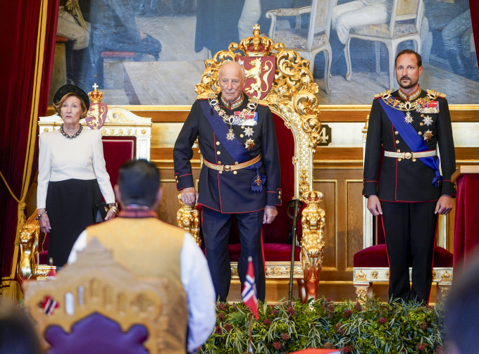 Kong Harald, Dronning Sonja og Kronprins Haakon under den høytidelige åpningen av det 168. på Stortinget. Foto: Terje Pedersen / NTB 